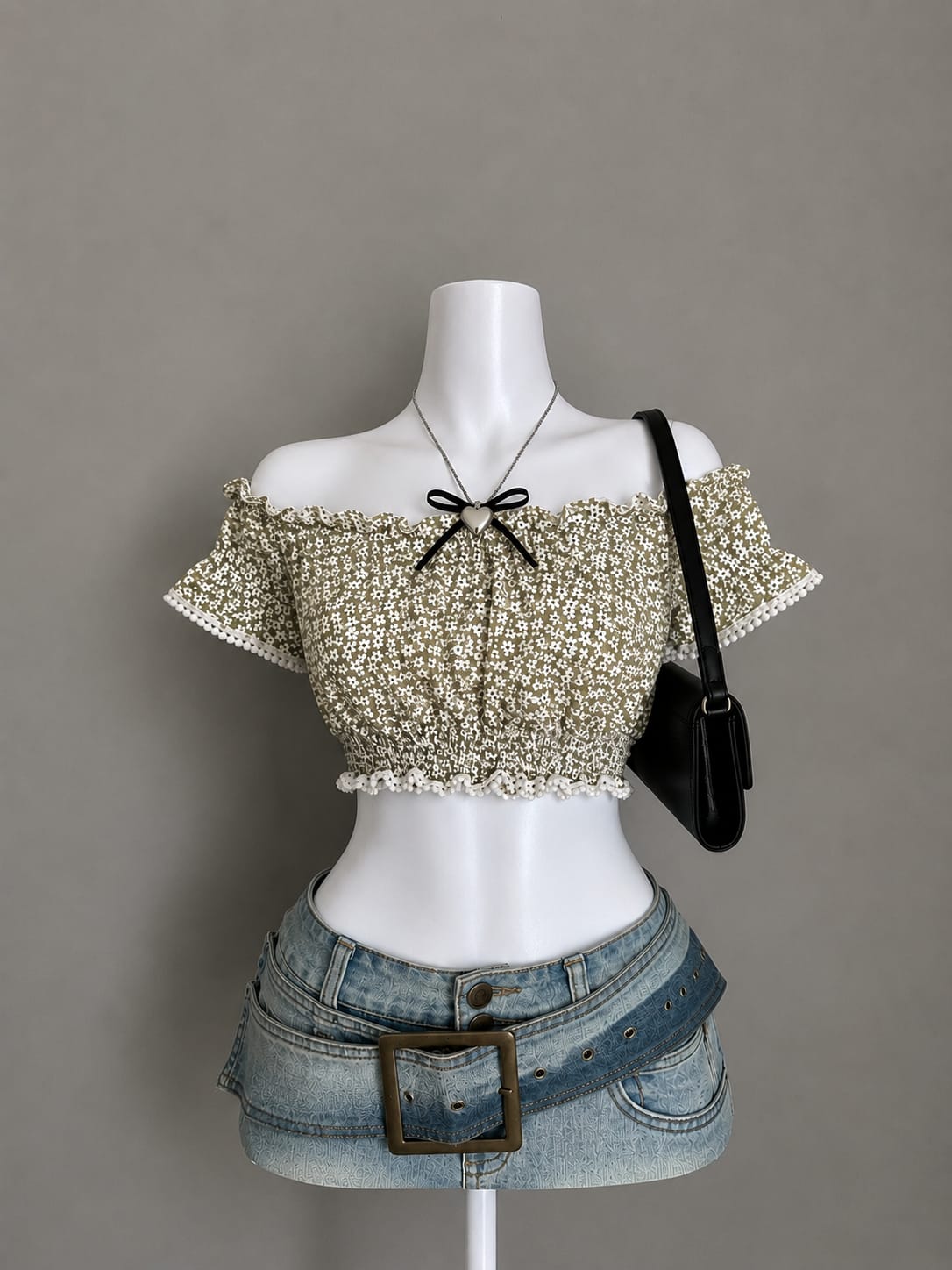 Women’s Floral Off-Shoulder Ruffle Crop Top