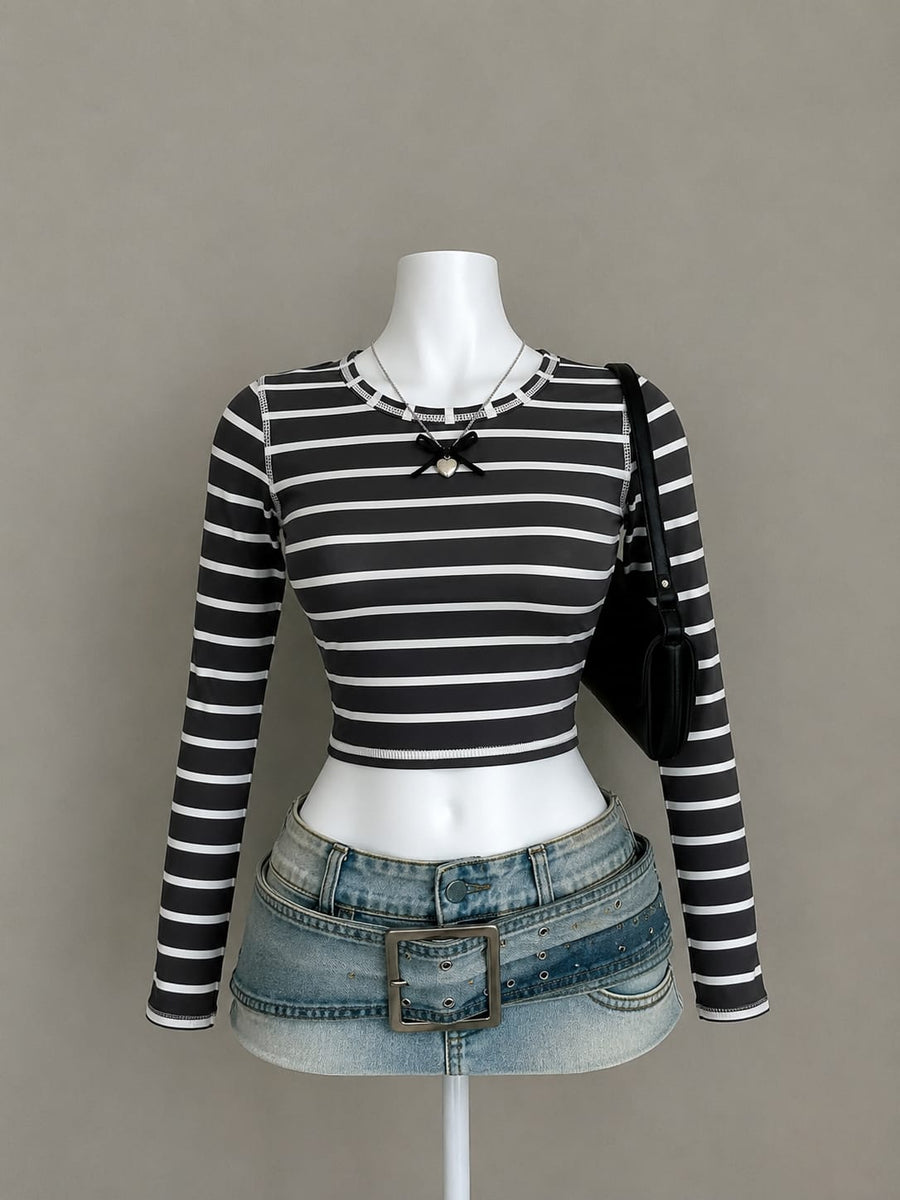 Black & White Striped Long Sleeve Crop Top