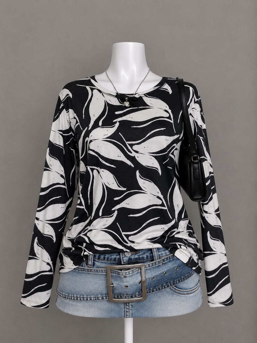 Black and white leaf print long sleeve top